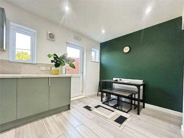 Chester Close, Guildford, Surrey, GU2 9TE