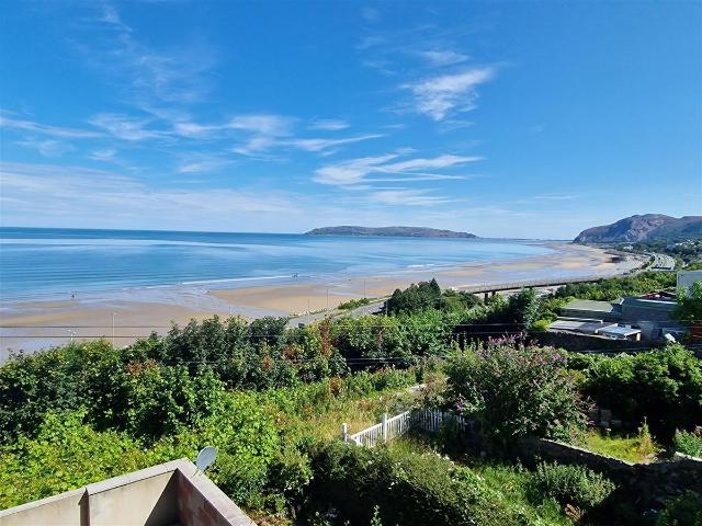 Chester House, Penmaenmawr LL34, 2 bed flat to rent, £850 pcm | PrimeLocation