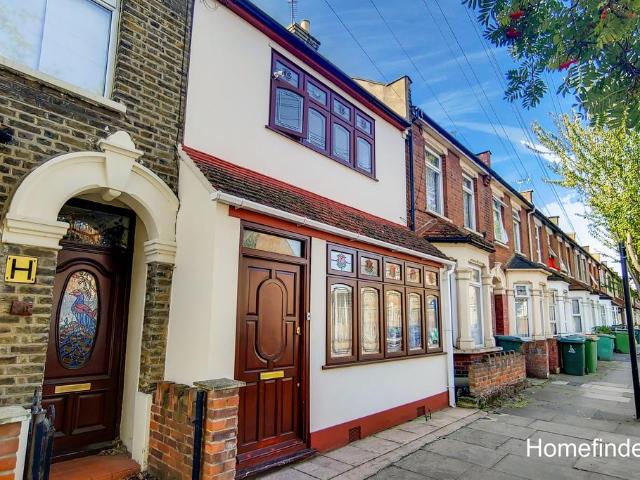 Chester Road, London, E16 5 bed terraced house to rent £3,100 pcm £715 pw