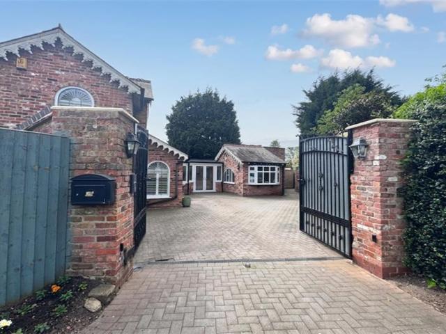 Chester Road, Holmes Chapel, 3 bedroom, Detached