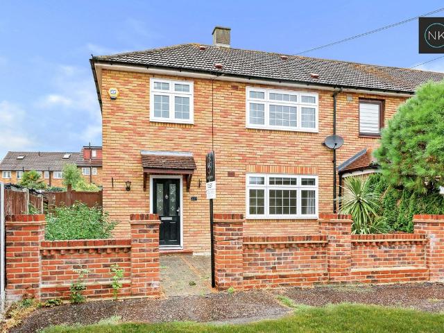 Chester Road, Loughton, Essex IG10, 3 bed end terrace house to rent, £2,500 pcm | PrimeLocation