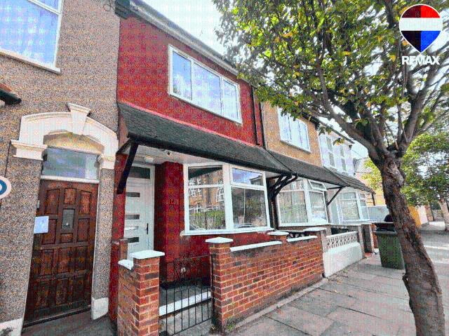 Chester Road, London E16, 4 bed terraced house to rent, £2,900 pcm | PrimeLocation