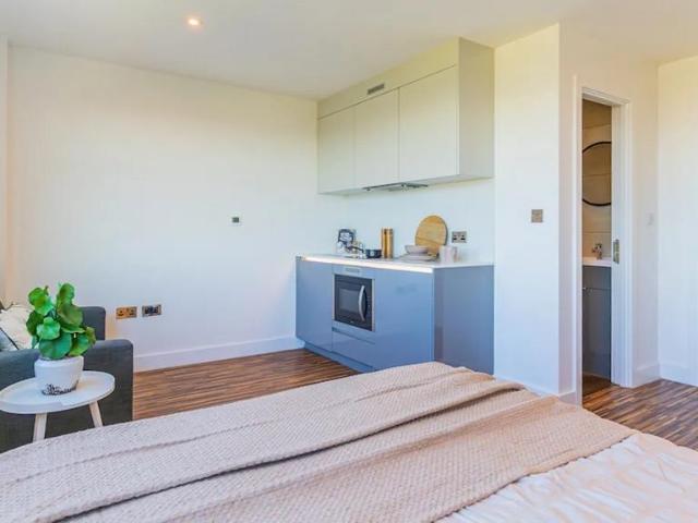 Chester Road, Manchester M16 1 bed apartment to rent £1,025 pcm £237 pw