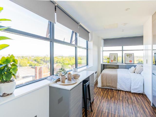 Chester Road, Manchester M16 Studio to rent £935 pcm £216 pw