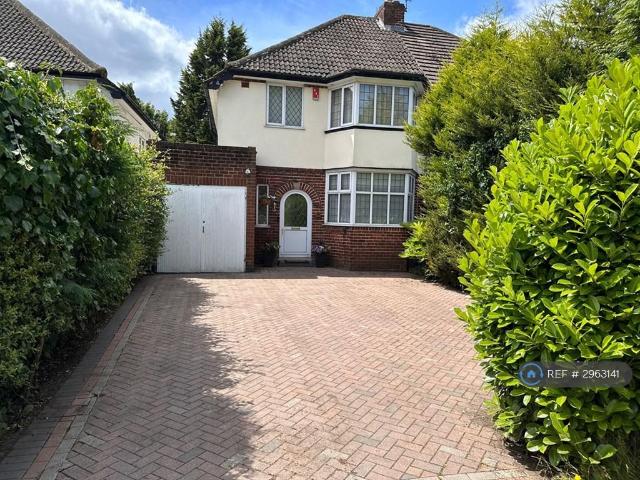 Chester Road North, Sutton Coldfield. 3 bed semi detached house to rent £1,950 pcm £450 pw
