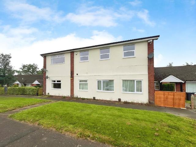 Chester Road, Stoke on Trent ST7 2 bed apartment to rent £650 pcm £150 pw