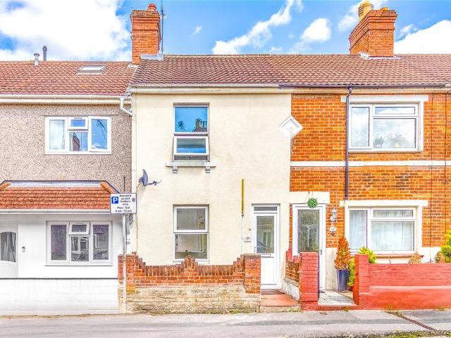 Chester Street, Wiltshire SN1 2 bed terraced house to rent £1,150 pcm £265 pw