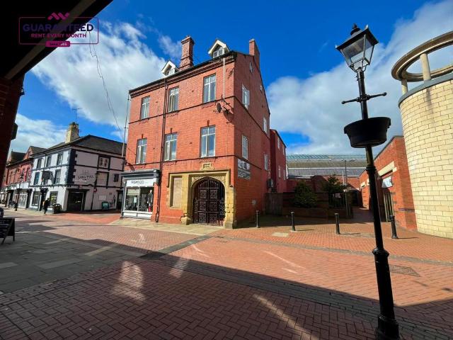 Chester Street, Wrexham, LL13 2 bed flat to rent £615 pcm £142 pw