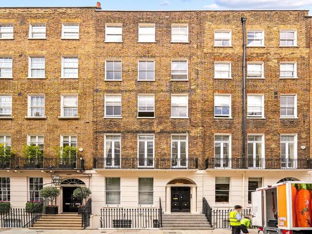 Chester Street, Belgravia, London, SW1X 2 bed terraced house to rent £14,000 pcm £3,231 pw