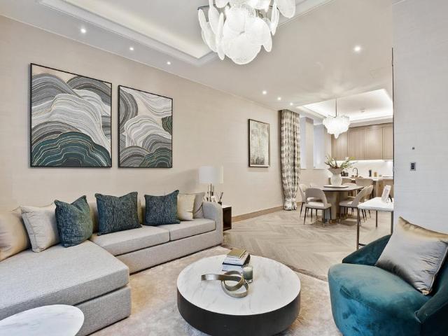 Chesterfield Hill, Mayfair, London, W1J 2 bed flat to rent £15,500 pcm £3,577 pw