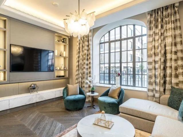 Chesterfield Hill, Mayfair, W1J