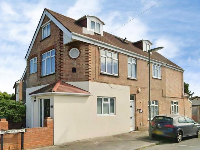 Chesterfield Road, Ashford, Middlesex TW15, Studio to rent, £1,000 pcm | PrimeLocation