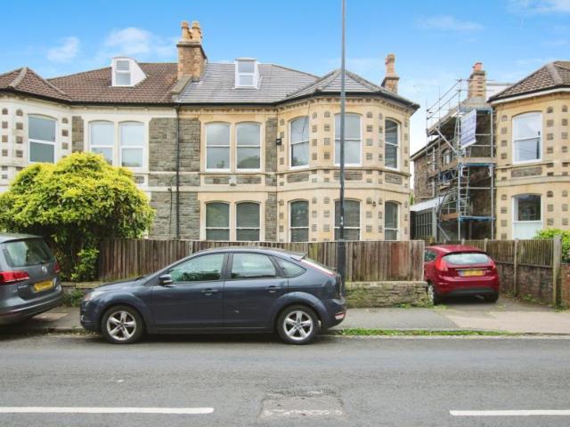 Chesterfield Road, Bristol BS6 7 bed semi detached house to rent £4,550 pcm £1,050 pw