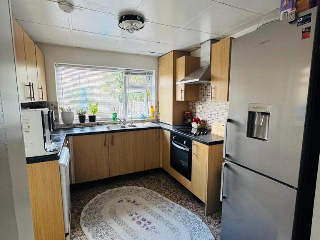Chesterfield Road, Enfield EN3 3 bed terraced house to rent £2,150 pcm £496 pw