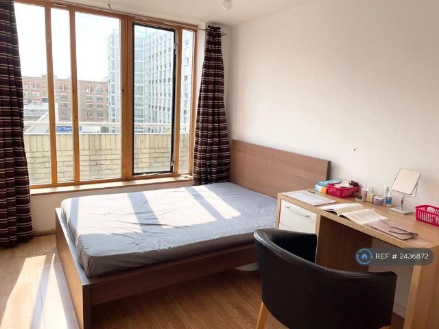 Chesterton Square, London, W8 5 bed maisonette to rent £5,950 pcm £1,373 pw
