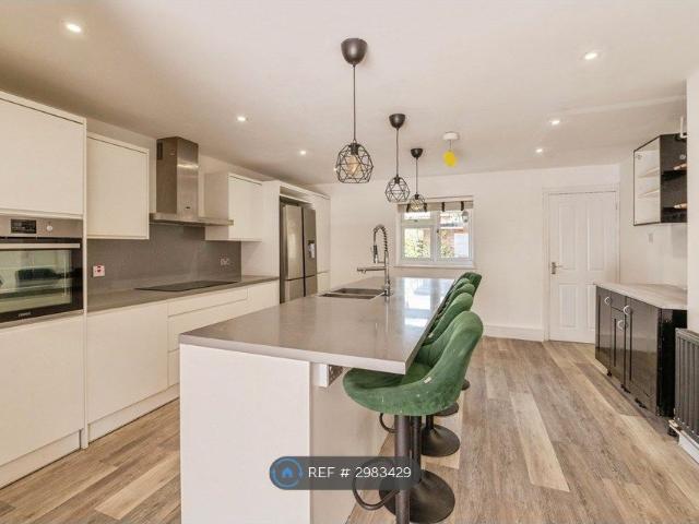 Chittock Mead, Basildon SS14, 5 bed terraced house to rent, £2,500 pcm | PrimeLocation