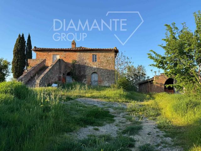 CHIUSI SI, Loc. Fonte Regina: in zona tranquilla e riserva. 460m² Chiusi