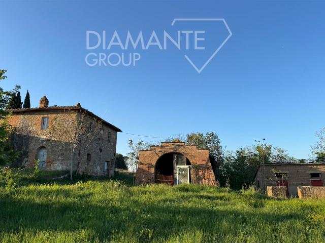 Chiusi Si, Loc. Fonte Regina: in zona tranquilla e riserva. 460m² Chiusi