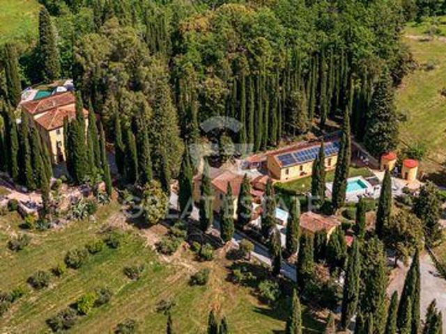 Chiusi Siena 105472636