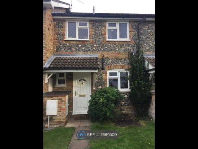 Chive Court, Farnborough GU14, 3 bed terraced house to rent, £1,700 pcm | PrimeLocation