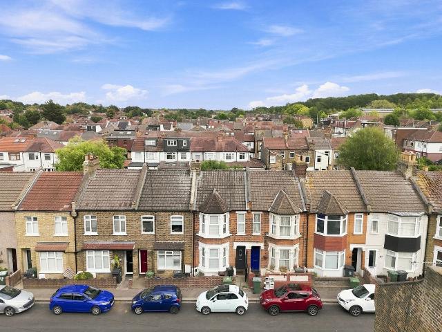 Chivers Road, London E4, 3 bed terraced house to rent, £2,350 pcm | PrimeLocation