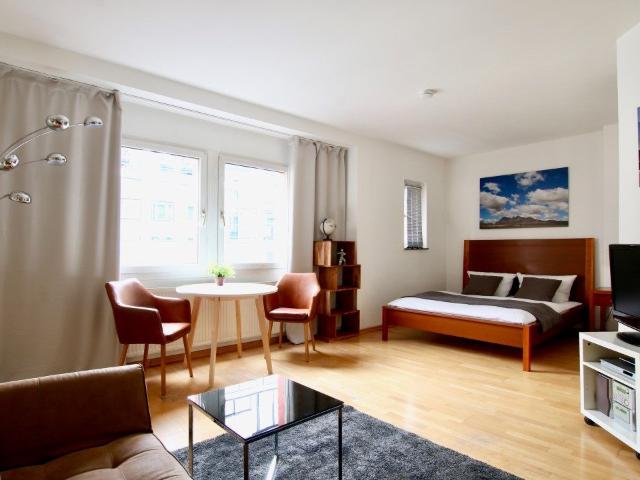 Chic möbliertes Apartment mit Aufzug im Herzen von Köln – zeitwohnen.de