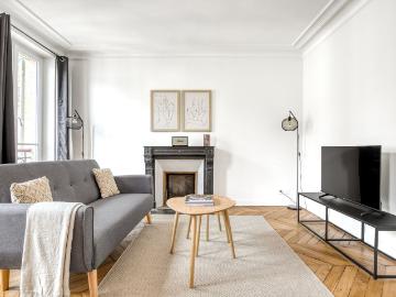 Chic Montmartre Apartment: Live Stylishly in Paris!, Paris Amsterdam Apartments for Rent