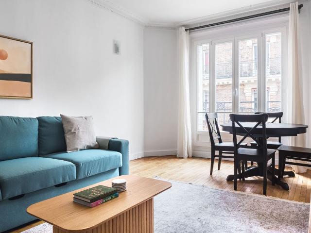 Chic Montmartre Oasis: Your Home in Paris, Paris Amsterdam Apartments for Rent