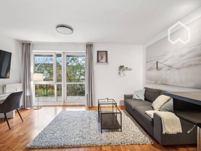 Chic Neustadt apartment in the back building with its own underground parking space and balcony, Dresden Amsterdam Apartments for Rent