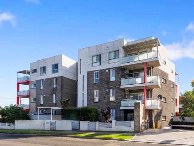 CHIC ONE BEDDER OPEN TO VIEW SAT 01/08/2026 @ 4 4.30PM