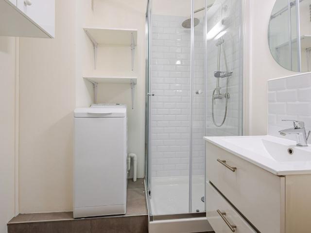 Chic One Bedroom Oasis in Central Paris, Paris Amsterdam Apartments for Rent