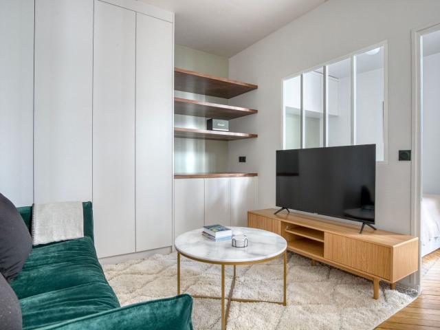 Chic One Bedroom Oasis in the Heart of Le Marais