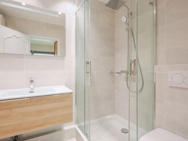 Chic One Bedroom Oasis in the Heart of Paris, Paris Amsterdam Apartments for Rent
