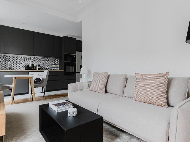 Chic One Bedroom Oasis in the Heart of Paris, Paris Amsterdam Apartments for Rent