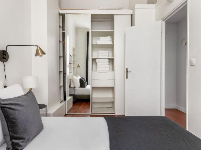 Chic One Bedroom Apartment in the Heart of Paris, Paris Amsterdam Apartments for Rent