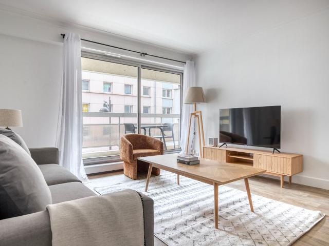 Chic One Bedroom Apartment in the Heart of Paris, Paris Amsterdam Apartments for Rent
