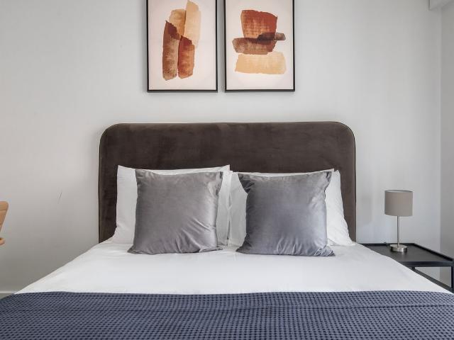 Chic One Bedroom Apartment in the Heart of Paris, Paris Amsterdam Apartments for Rent