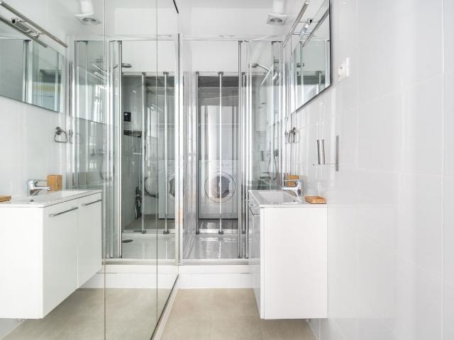 Chic One Bedroom Apartment in Heart of Paris, Paris Amsterdam Apartments for Rent