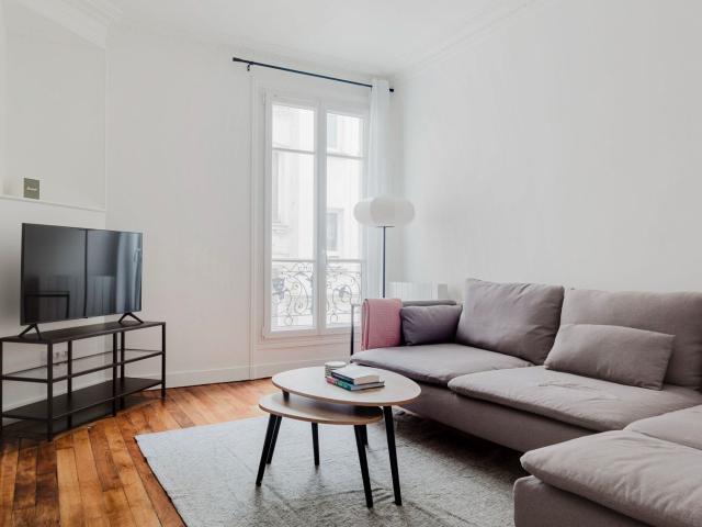 Chic One Bedroom Apartment in Paris Épinettes