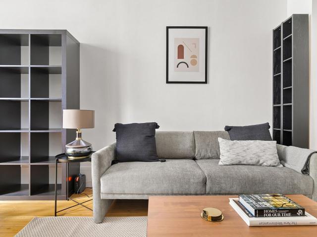 Chic One Bedroom Apartment in Paris’ Heart, Paris Amsterdam Apartments for Rent