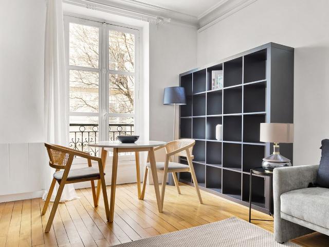 Chic One Bedroom Apartment in Paris’ Heart, Paris Amsterdam Apartments for Rent