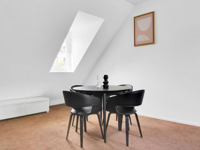 Chic One Bedroom Apartment in Paris, Paris Amsterdam Apartments for Rent