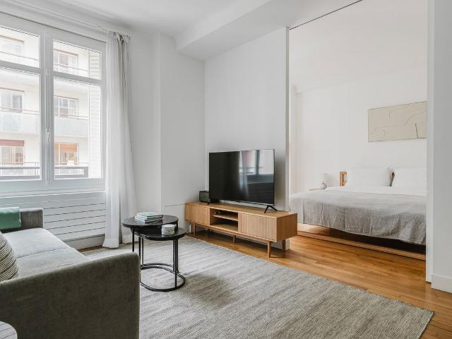 Chic One Bedroom Apartment in Paris' Passy, Paris Amsterdam Apartments for Rent