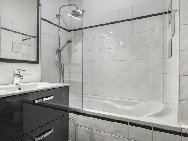 Chic One Bedroom Apartment in Paris's Chaillot, Paris Amsterdam Apartments for Rent