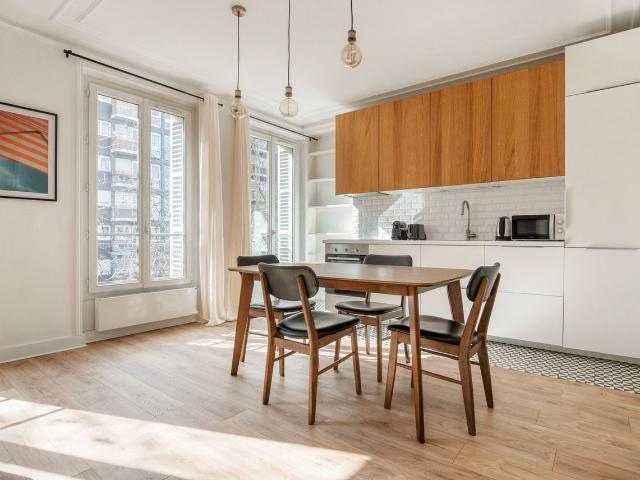 Chic One Bedroom Apartment in Porte de Clichy, Paris Amsterdam Apartments for Rent