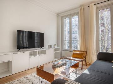 Chic One Bedroom Apartment in Porte de Clichy, Paris Amsterdam Apartments for Rent