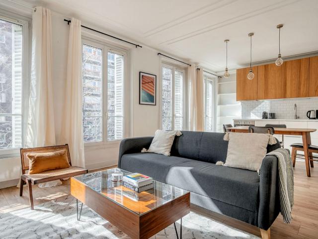 Chic One Bedroom Apartment in Porte de Clichy, Paris Amsterdam Apartments for Rent