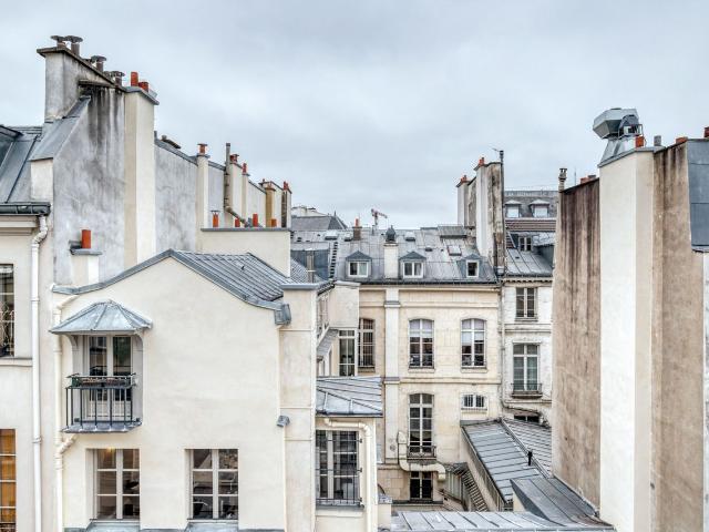 Chic One Bedroom Apartment in Place Vendôme, Paris Amsterdam Apartments for Rent