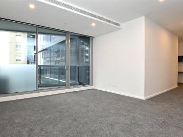 CHIC ONE BEDROOM APARTMENT LOCATED IN HEART OF SOUTHBANK