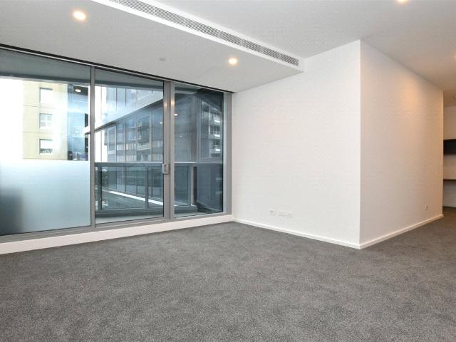 CHIC ONE BEDROOM APARTMENT LOCATED IN HEART OF SOUTHBANK